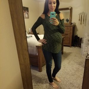 Motherhood maternity shirt/sweater